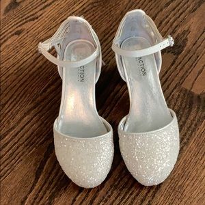 Kenneth Cole sparkly girls dress shoes